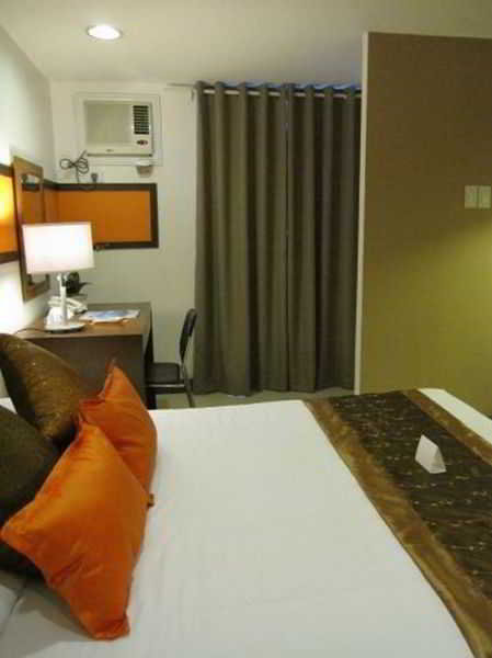 Hotel 878 Libis