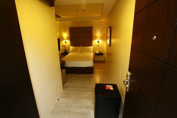Oracle Hotel And Residences
