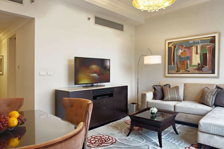 Hotel Raffles Makati