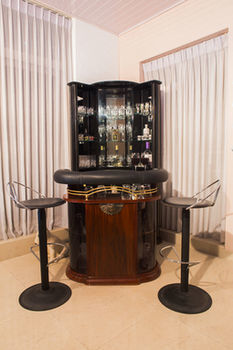 Hotel Whitehouse Residencies