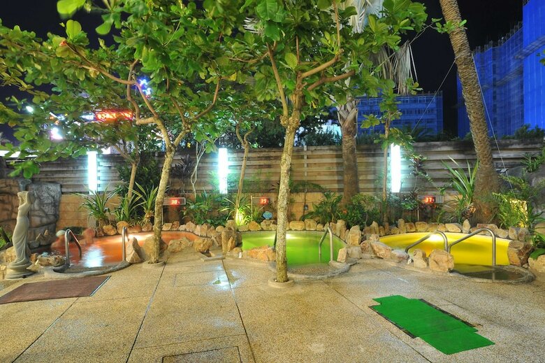 Resort One Hotel