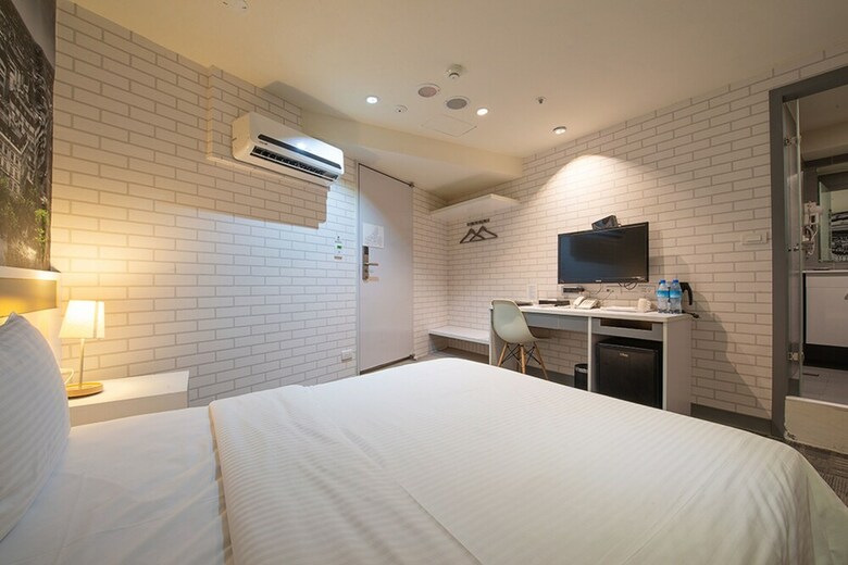 9ine Hotel