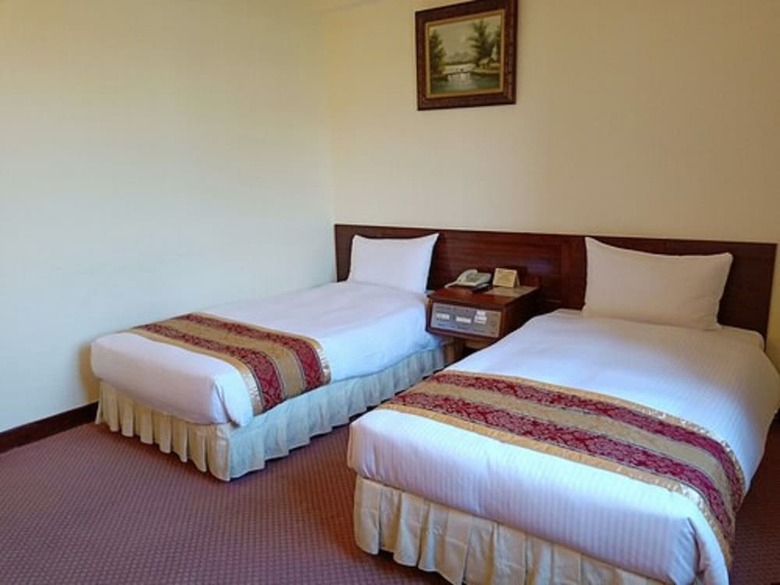 Jen Dow International Hotel