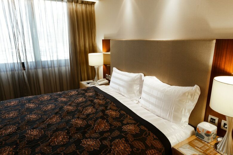 Jen Dow International Hotel