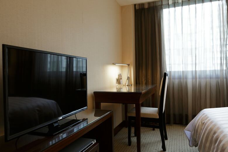 Jen Dow International Hotel