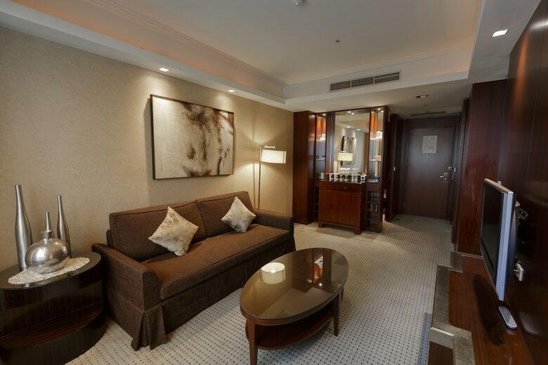 Jen Dow International Hotel