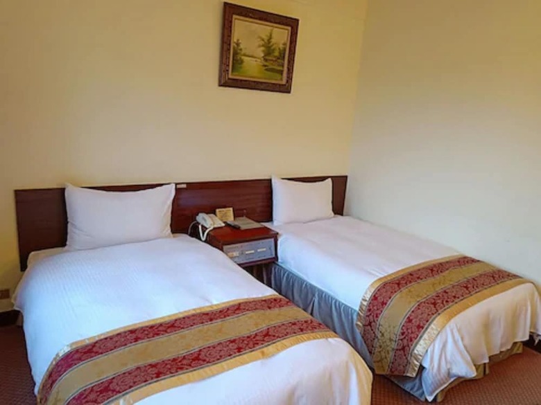 Jen Dow International Hotel