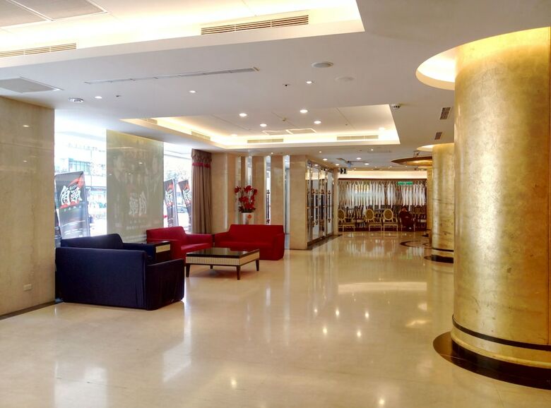 Jen Dow International Hotel