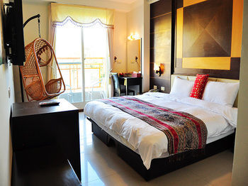 Warner Leisure Hotel