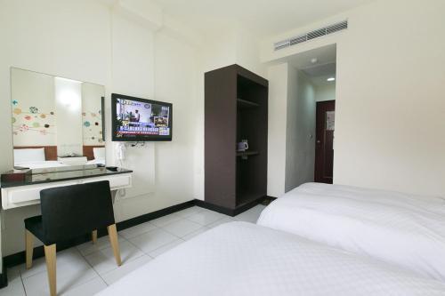 E Moon Hotel
