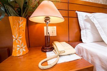 Hotel Nouveau Happy Inn