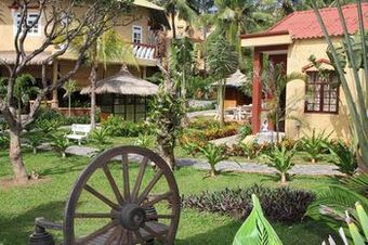 Hotel Nang Hon Rom Resort