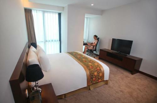 Aparthotel Crowne Plaza West Hanoi Residences