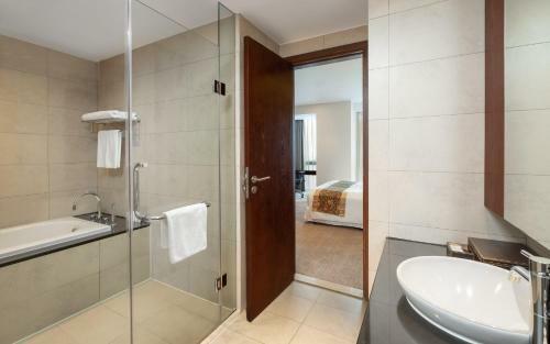 Aparthotel Crowne Plaza West Hanoi Residences