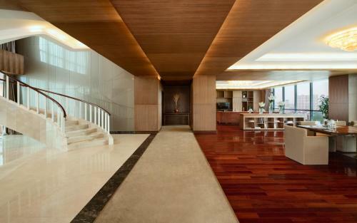 Aparthotel Crowne Plaza West Hanoi Residences