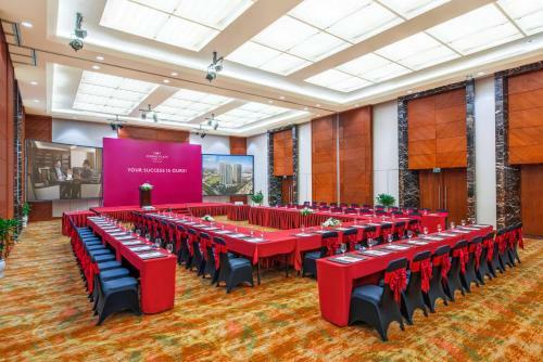 Aparthotel Crowne Plaza West Hanoi Residences