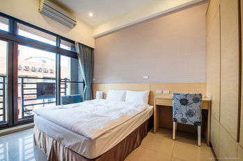 Ch Service Apartment