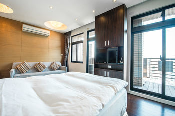 Ch Service Apartment