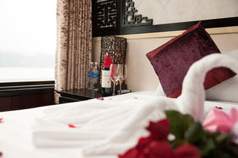 Halong Aclass Legend Cruise