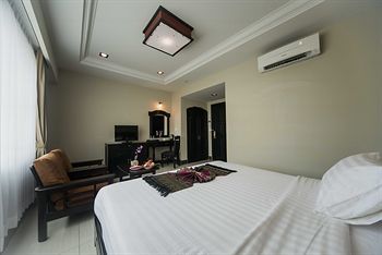 Rock Royal Hotel & Resort