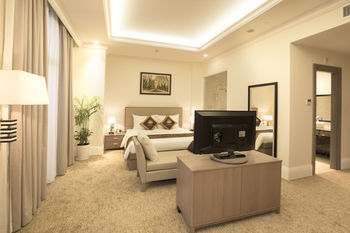 Merperle Crystal Palace Hotel