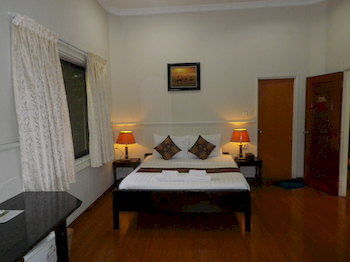 Hotel Manor House