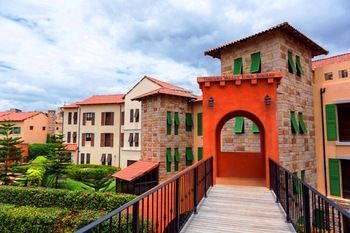 Hotel Town Square Suites By Toscana Valley