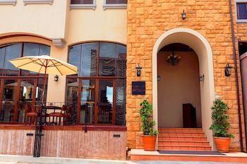 Hotel Town Square Suites By Toscana Valley