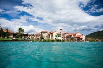 Hotel Town Square Suites By Toscana Valley
