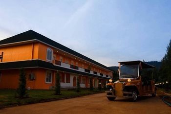Hotel Aurora Resort
