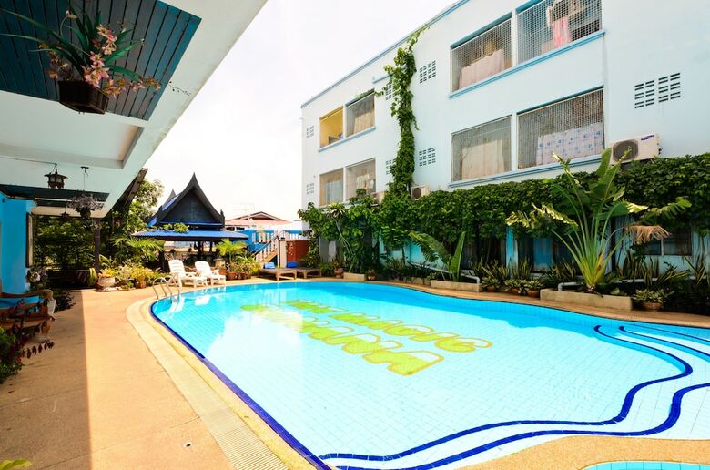 Hotel Sananwan Palace