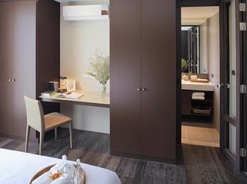 Aparthotel Balcony Courtyard Serviced Apartments