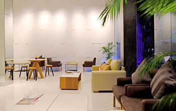 Aparthotel Balcony Courtyard Serviced Apartments