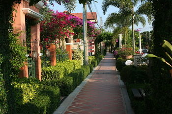 Hotel Budsaba Resort & Spa