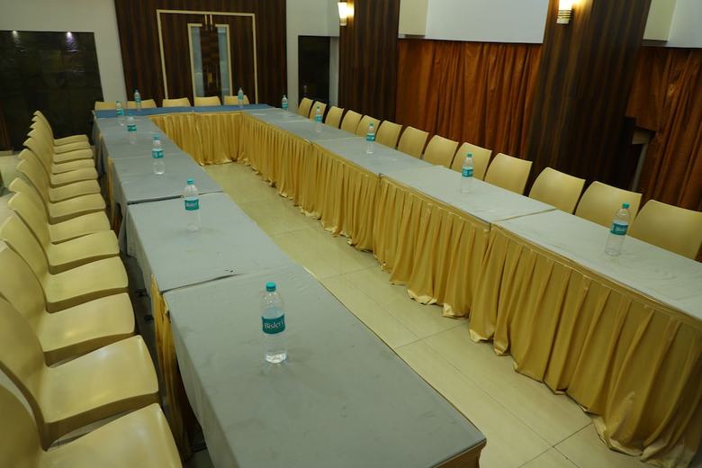 Hotel Alka Residency