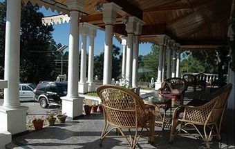 Hotel Welcomheritage Windsor Lodge