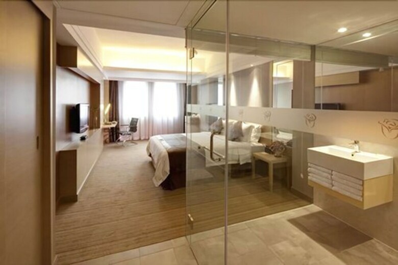 Hotel Leisure