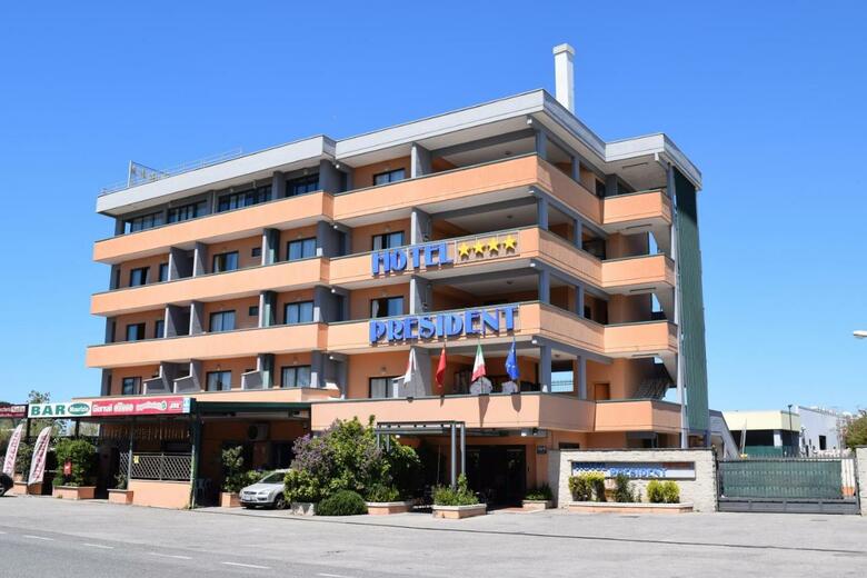 Hotel President