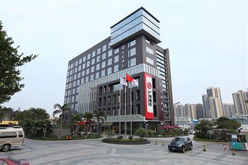 Cedar Hotel