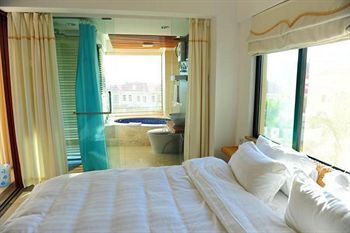 Aparthotel 18 Degrees Blue Holiday Apartment