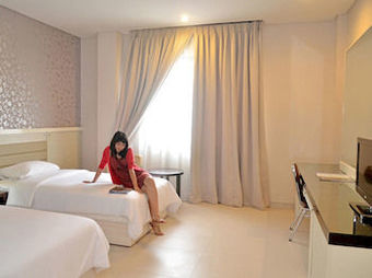T-more Hotel & Lounge