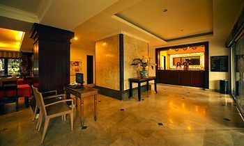 Taman Suci Hotel