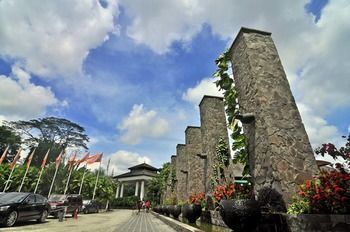 Mesra Business & Resort Hotel