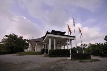 Mesra Business & Resort Hotel