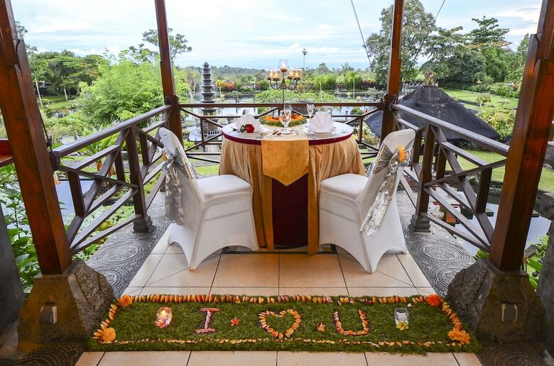Tirta Ayu Hotel & Restaurant