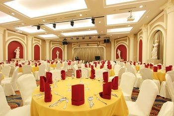 Harmoni Suites Hotel