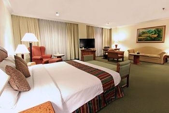 Harmoni Suites Hotel