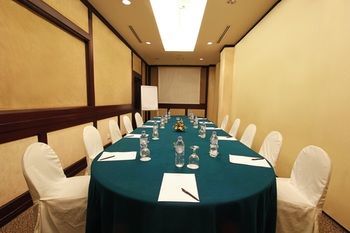 Harmoni Suites Hotel