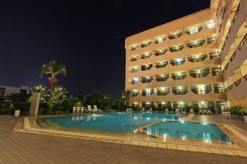 Harmoni Suites Hotel