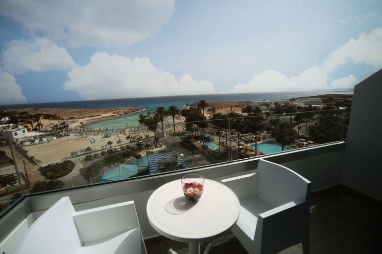 Hotel Anonymous Beach